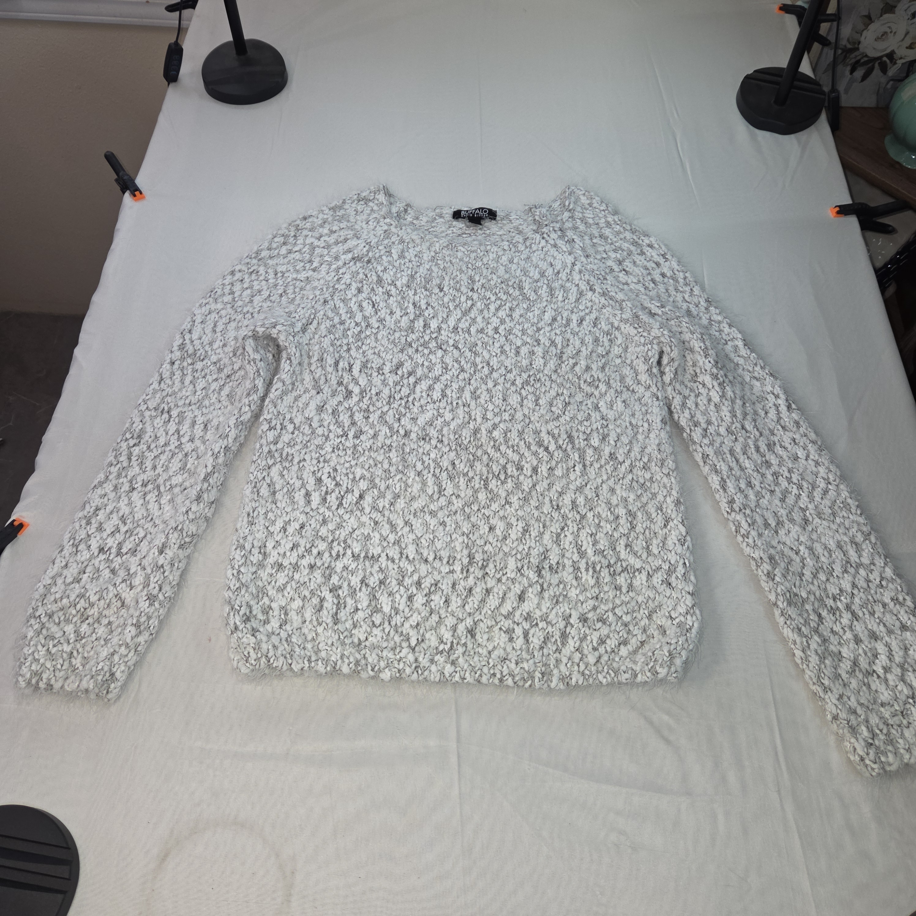 Ladies Buffalo David Bitton Textured Gray Ang White Sweater Size L. Ttcp